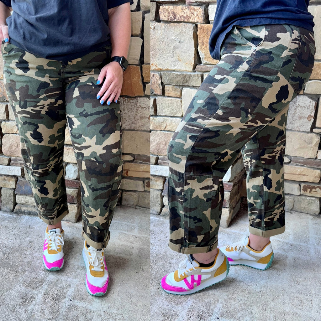 Camo Risen barrel jeans