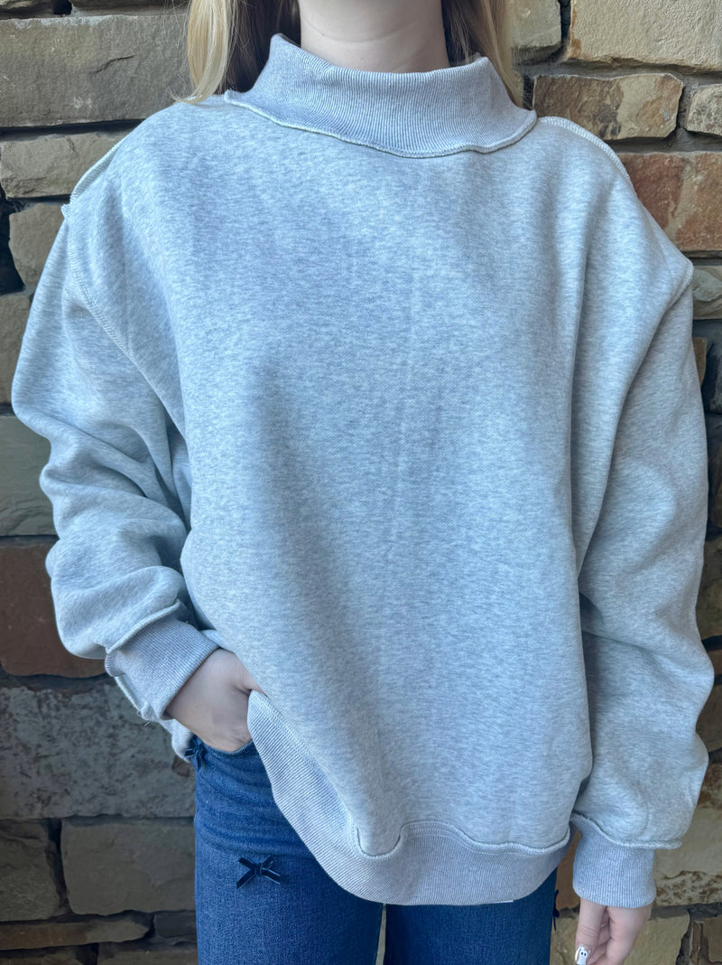 Oversized Mock-Neck sweatshirt
