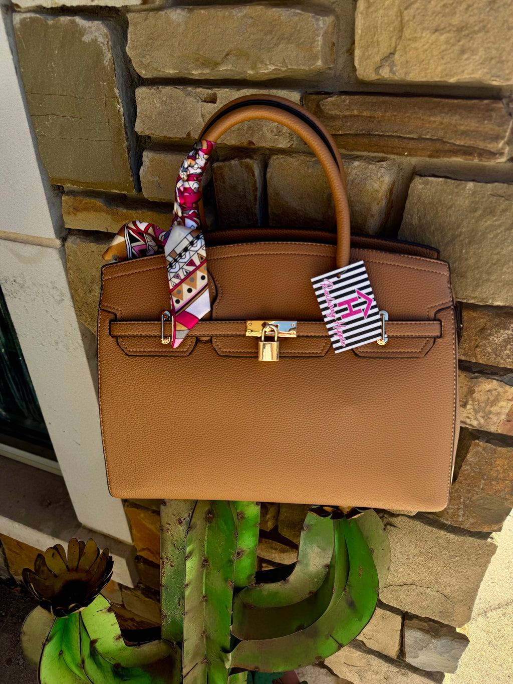 Classy Camel Satchel – Elegant Structured Handbag