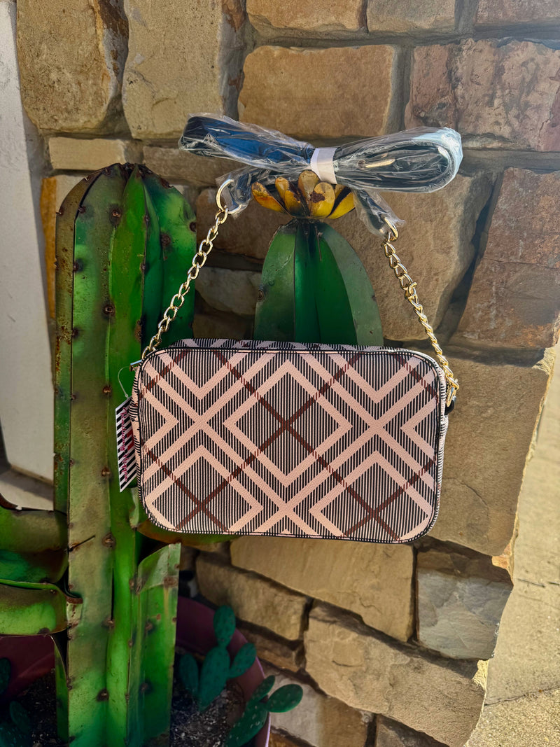 Geo Crossbody – Pink Geometric Chain Bag